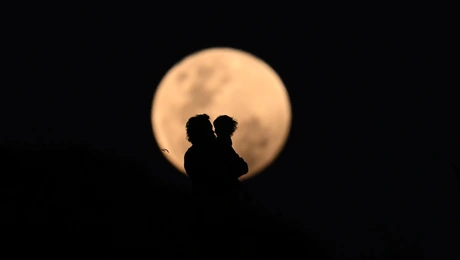 Στιγμιότυπο από το ματωμένο φεγγάρι