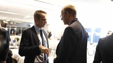 Μητσοτάκης Μερτς