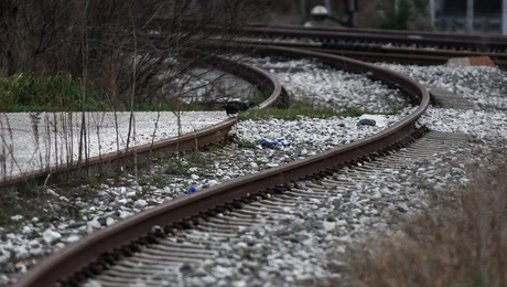 sidirodromiki grammi