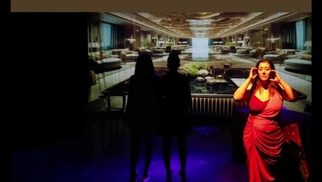 Μετά τις sold out παραστάσεις, το «Ξενοδοχείο των δύο κόσμων» έρχεται στο Θέατρο ΑΥΛΑΙΑ