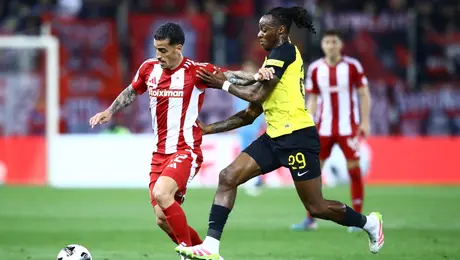 Φάση από αγώνα Ολυμπιακός - ΑΕΚ