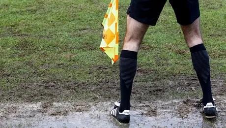 Διαιτητής σε αγώνα ποδοσφαίρου