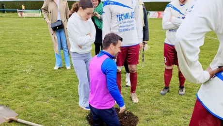 Ποδοσφαιριστής έπεσε σε τρύπα στη Γαλλία