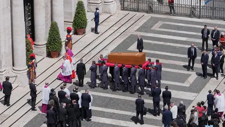 Πάπας Φραγκίσκος: Ολοκληρώθηκε η ταφή του στη Σάντα Μαρία Ματζόρε