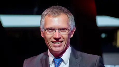 καρλοσ ταβαρεσ stellantis