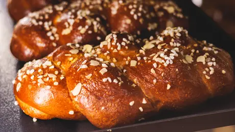 Πού θα βρείτε τα καλύτερα τσουρέκια της Αθήνας