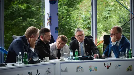 Εμανουέλ Μακρόν - Βολοντίμιρ Ζελένσκι