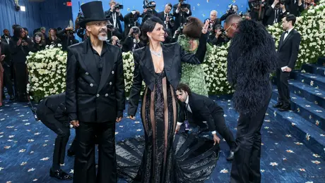 Η Χάλι Μπέρι και ο σύντροφός της, Βαν Χαντ στο Met Gala 2025