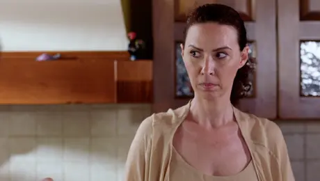 Η Γη της Ελιάς: Η Αρετή σε σκηνή της σειράς