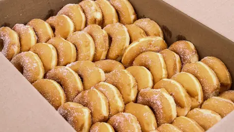 Λουκουμάδες σε κουτί