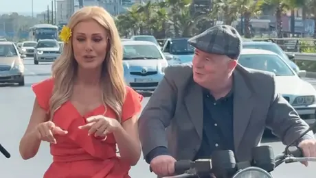 Νατάσα Θεοδωρίδου α λα Αλίκη Βουγιουκλάκη 