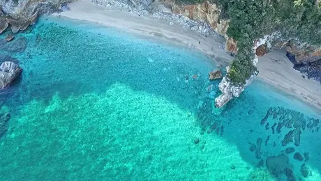 Η παραλία Μυλοπόταμος