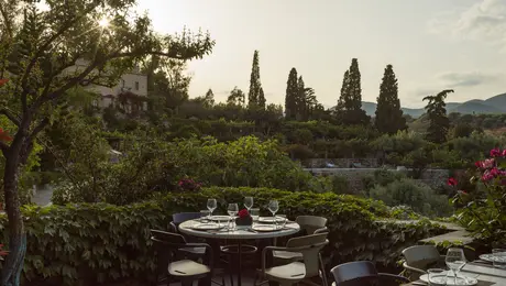 Μουριές εστιατόριο 