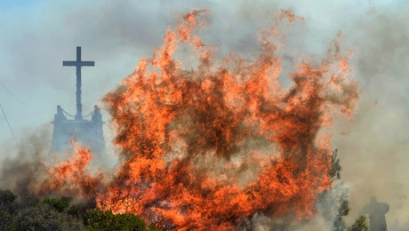 Φωτιά στα Κύθηρα