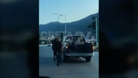 Οδηγός έσερνε με το αυτοκίνητό του στο Ηράκλειο