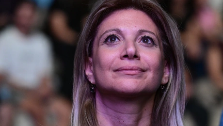 Η Μαρία Καρυστιανού σε συναυλία για τα Τέμπη