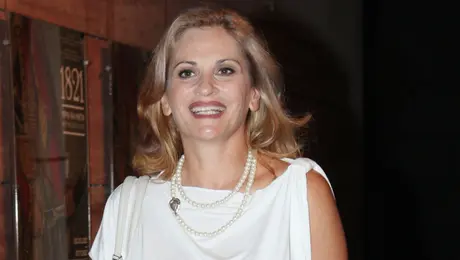 Θεοφανία Παπαθωμά: «Ας γελάσω» - Η αντίδρασή της μετά την καταγγελλία Καρκά για Τσαρούχα