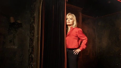 Αγγελική Νικολούλη Φως στο Τούνελ