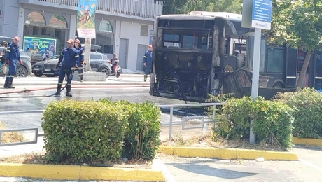 Φωτιά σε λεωφορείο στον Βόλο