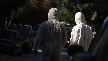 Πυροτεχνουργοί έξω από το σπίτι του Γιάννη Πρετεντέρη