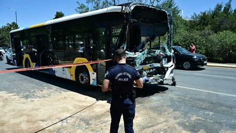 βούλα-τροχαιο-λεωφορείο