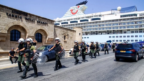 Το κρουαζιερόπλοιο με τους Ισραηλινούς τουρίστες στη Ρόδο