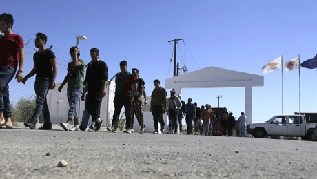 Σύροι μετανάστες φτάνουν στη Λευκωσία