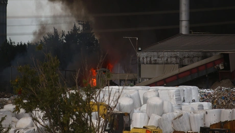 Σίνδος φωτιά εργοστάσιο