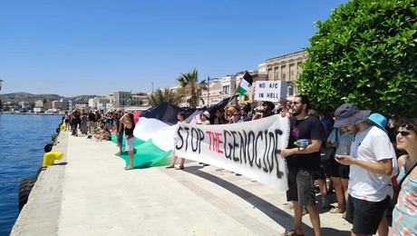 Διαμαρτυρία στη Σύρο για κρουαζιερόπλοιο με Ισραηλινούς