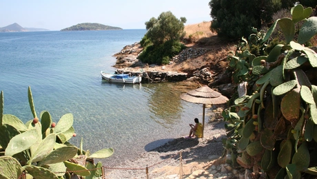 Τριζόνια, το μοναδικό νησί του Κορινθιακού που κατοικείται