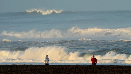 Μέχρι την Καλιφόρνια έφτασε το τσουνάμι στη Φουκουσίμα