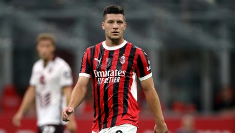 Λούκα Γιόβιτς