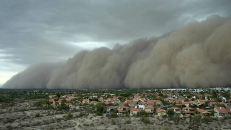 Το νέφος σκόνης πάνω από το Φοίνιξ