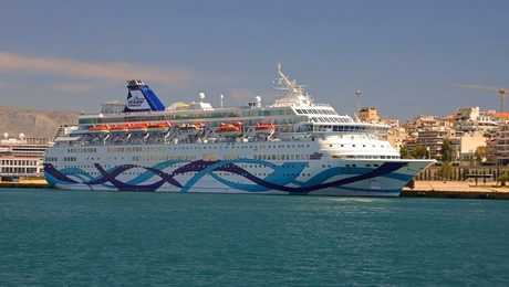 crown iris κρουαζιερόπλοιο