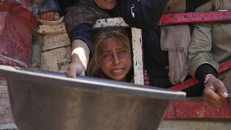 Ουρές σε κέντρα σίτισης στη Γάζα