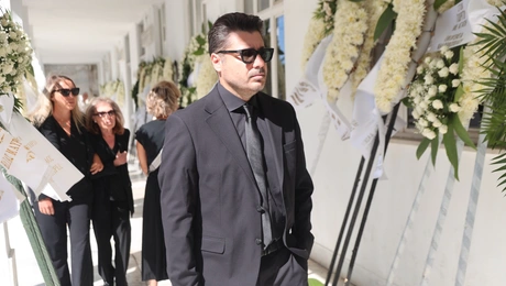 Λάμπρος Κωνσταντάρας