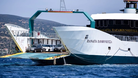 Το φέρι μποτ στα Νέα Στύρα