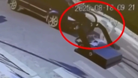 Η στιγμή της παράσυρσης του πεζού στα Χανιά