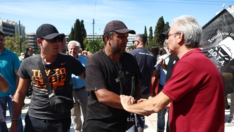 Αυτοκινητοπομπή ταξί στο Σύνταγμα για τον Πάνο Ρούτσι