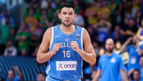 Κώστας Παπανικολάου