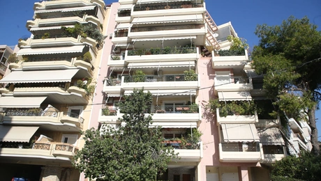 Nea Smyrni adelfoktonia