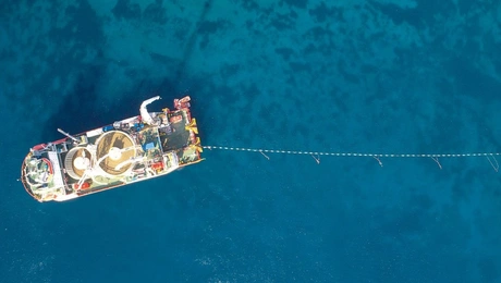 Πλοίο σε ελληνική θάλασσα