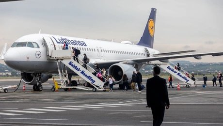 Αεροπλάνο στο αεροδρόμιο της Θεσσαλονίκης