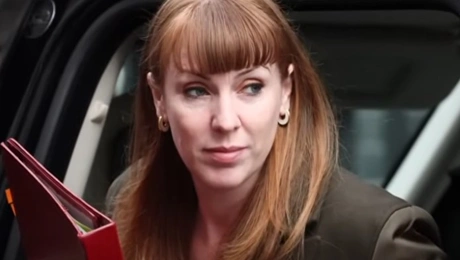 Άντζελα Ρέινερ 