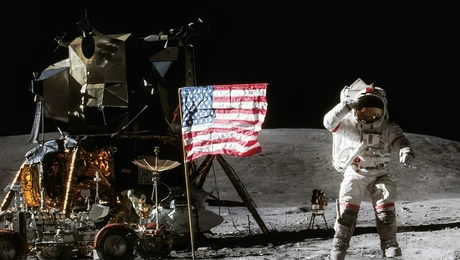 ο πρώτος στο φεγγάρι