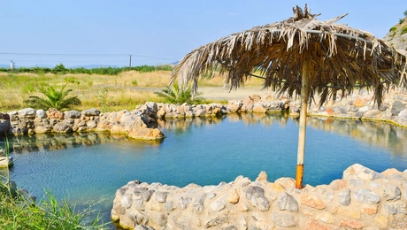 Λουτρό στα Καμένα Βούρλα