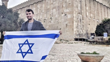 O Τσάρλι Κερκ