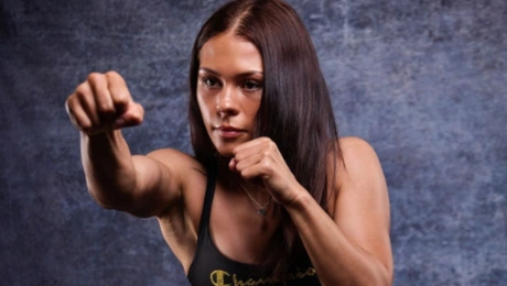  Tιά-Μάι Έιτον