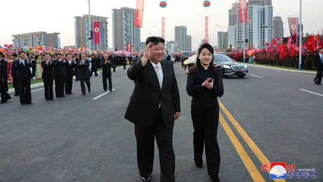 Ο Κιμ Γιονγκ Ουν και η κόρη του, Κιμ Τζου Ε