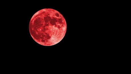 κόκκινο φεγγάρι